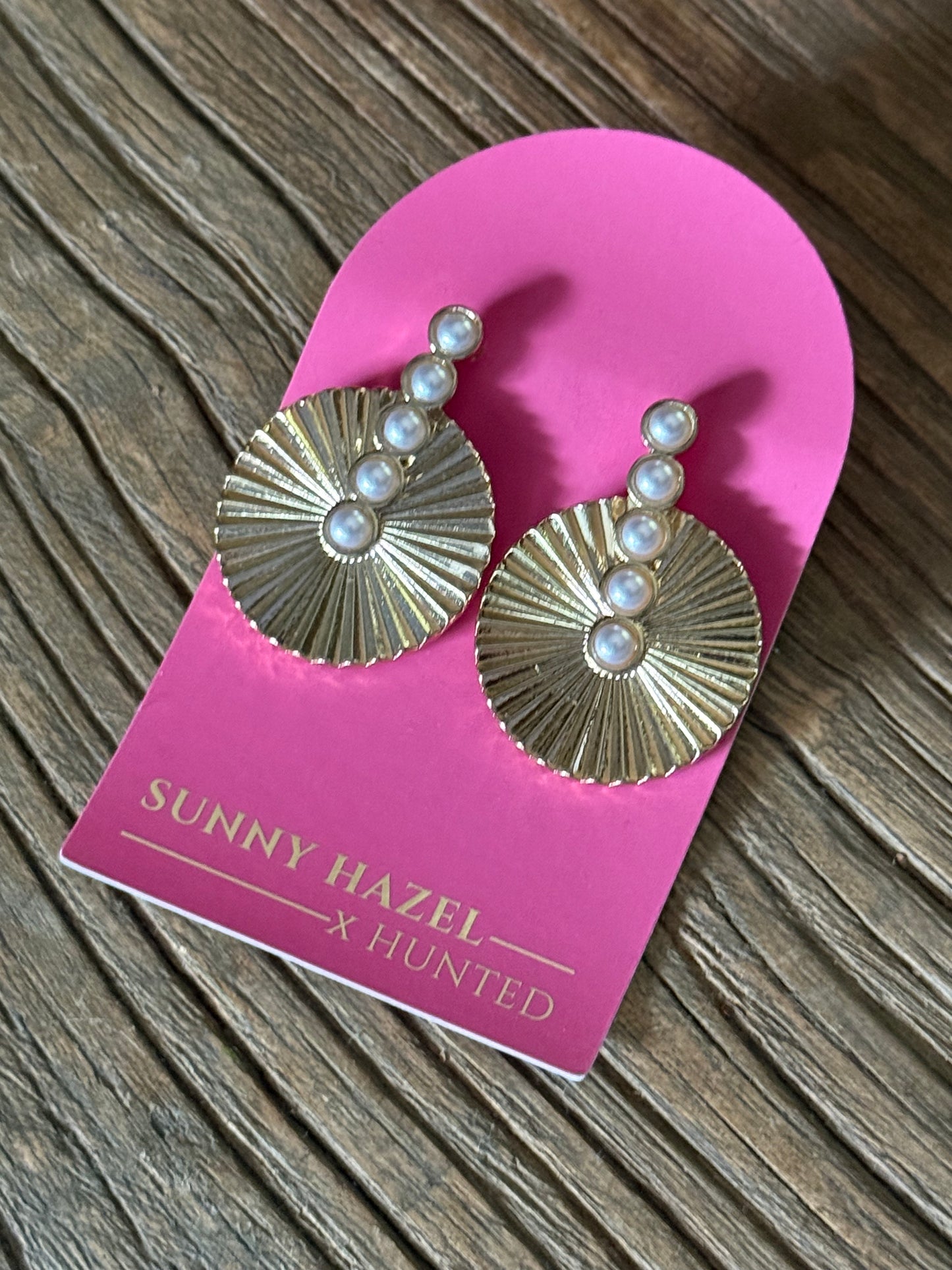 Elle Pearl Fan Earrings