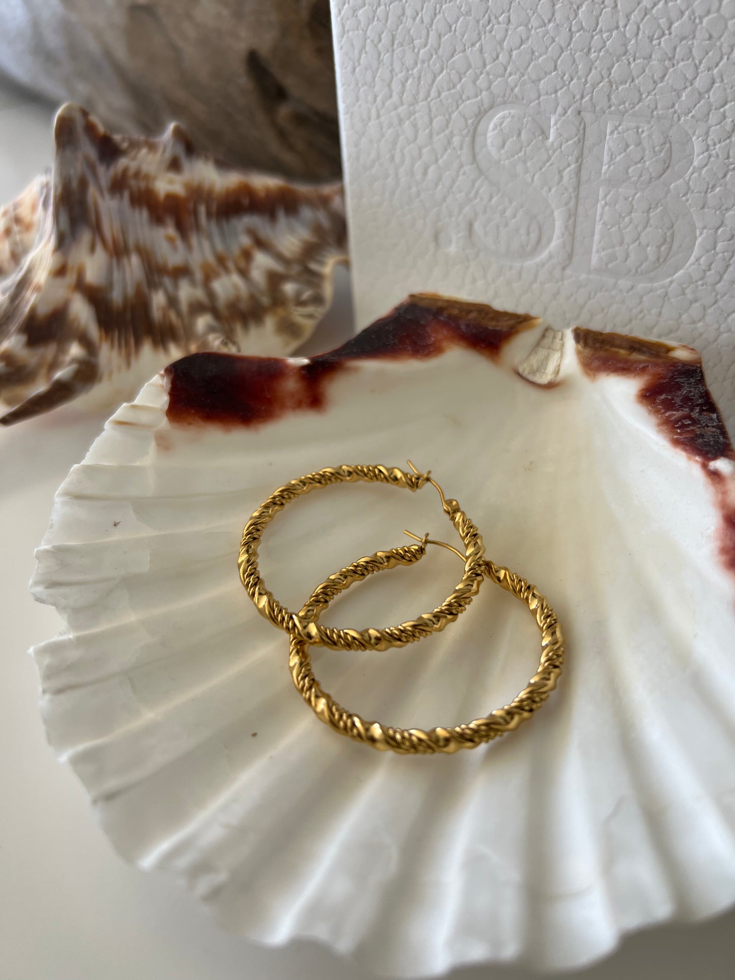 Estelle Hoops