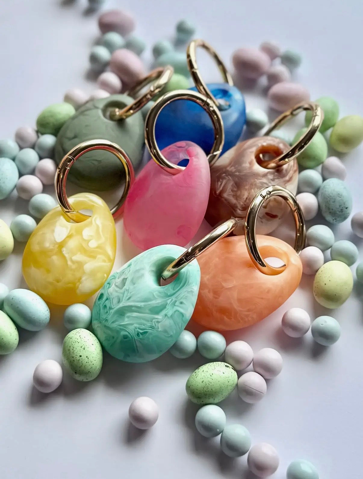Egg Resin Keyrings: kahki / silver