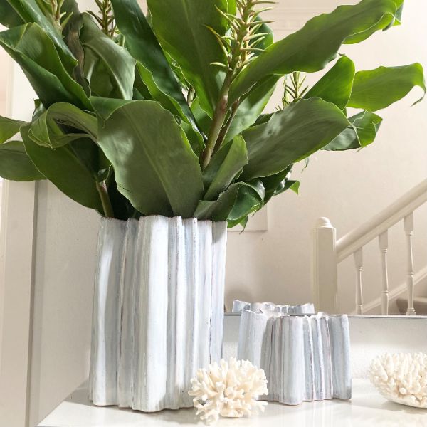 Small Wave Cloud Vase