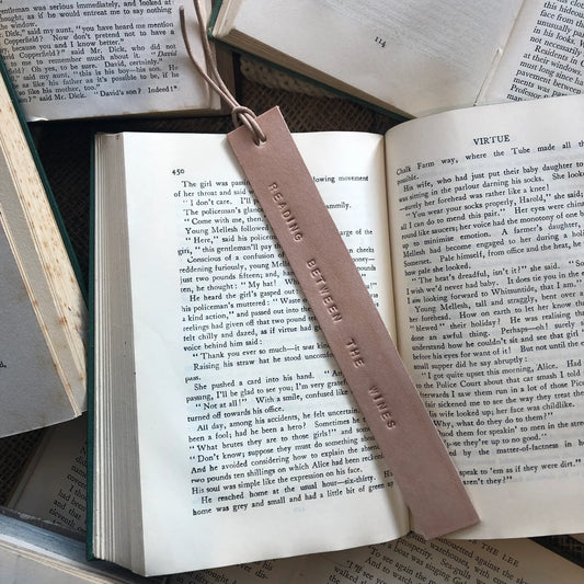 'READING BETWEEN THE WINES' bookmark