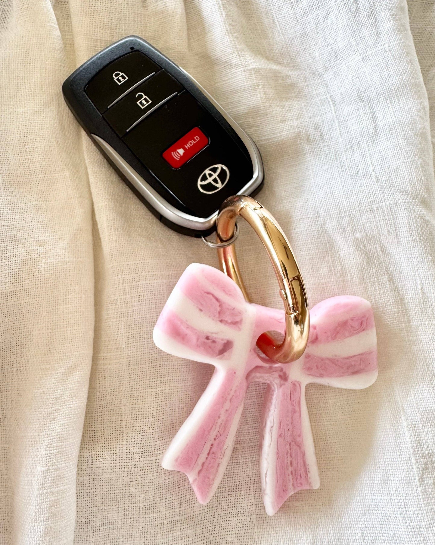 Stripey Bow Resin Keyrings: Green/White/ Silver