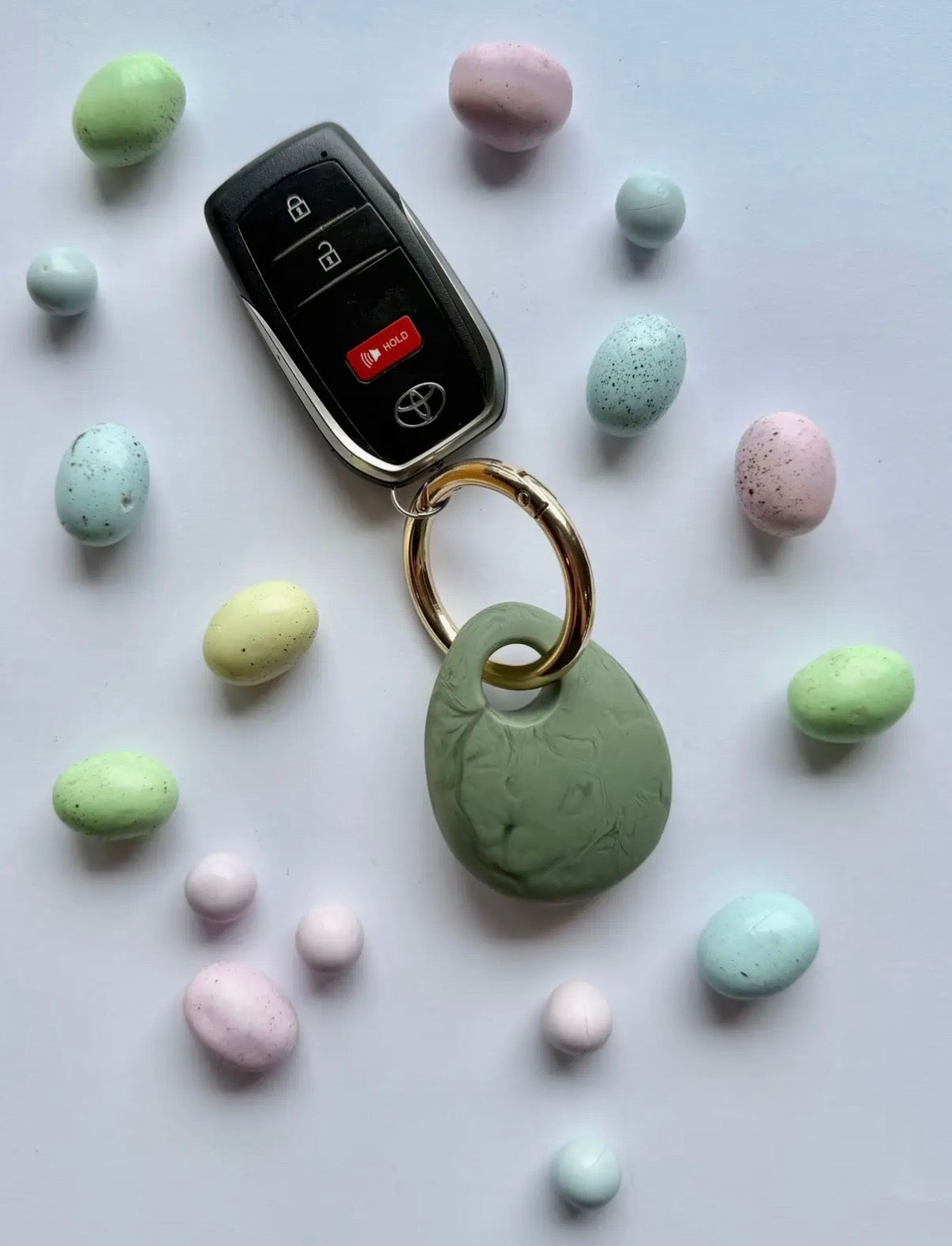 Egg Resin Keyrings: kahki / silver