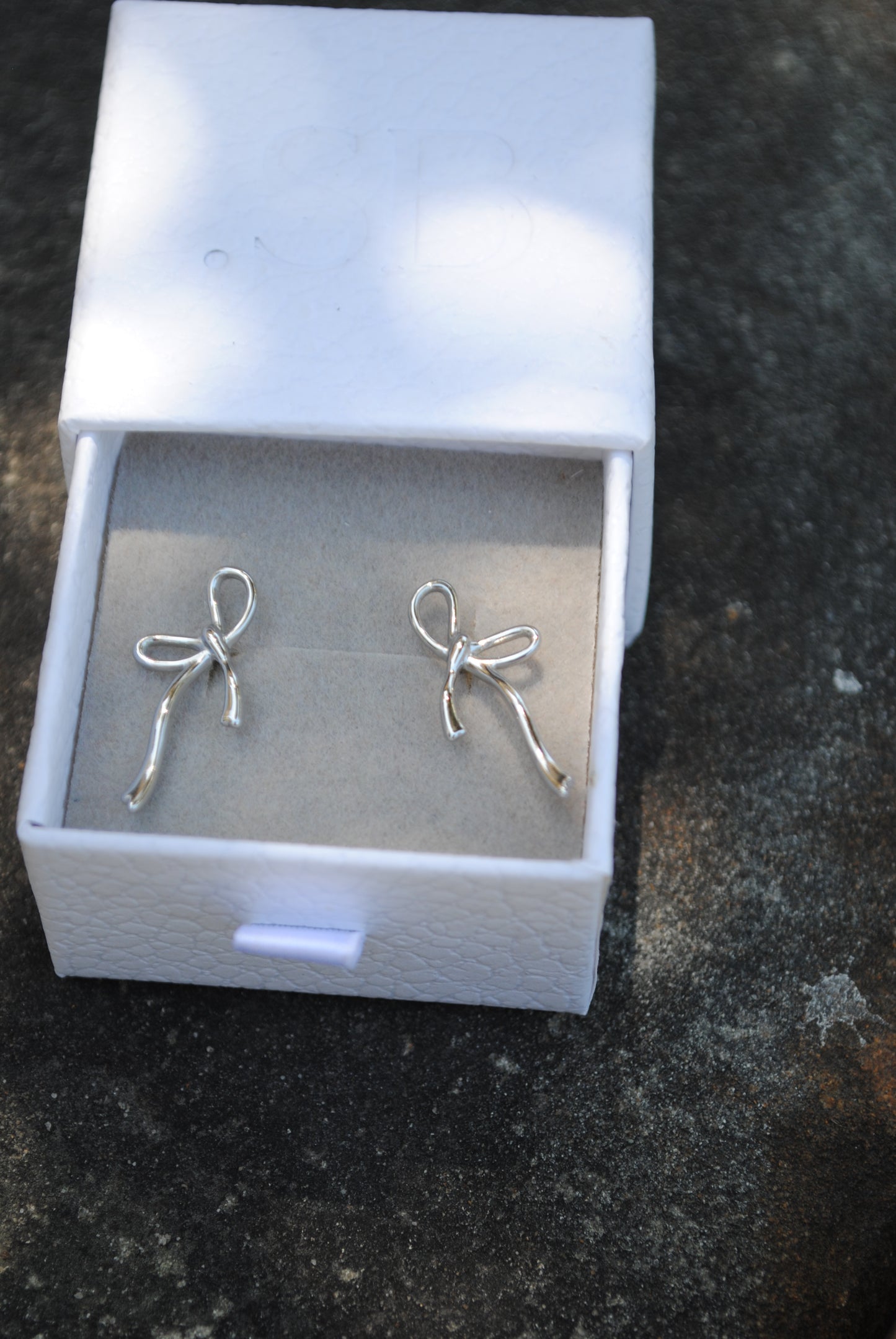 Silver Bow Studs