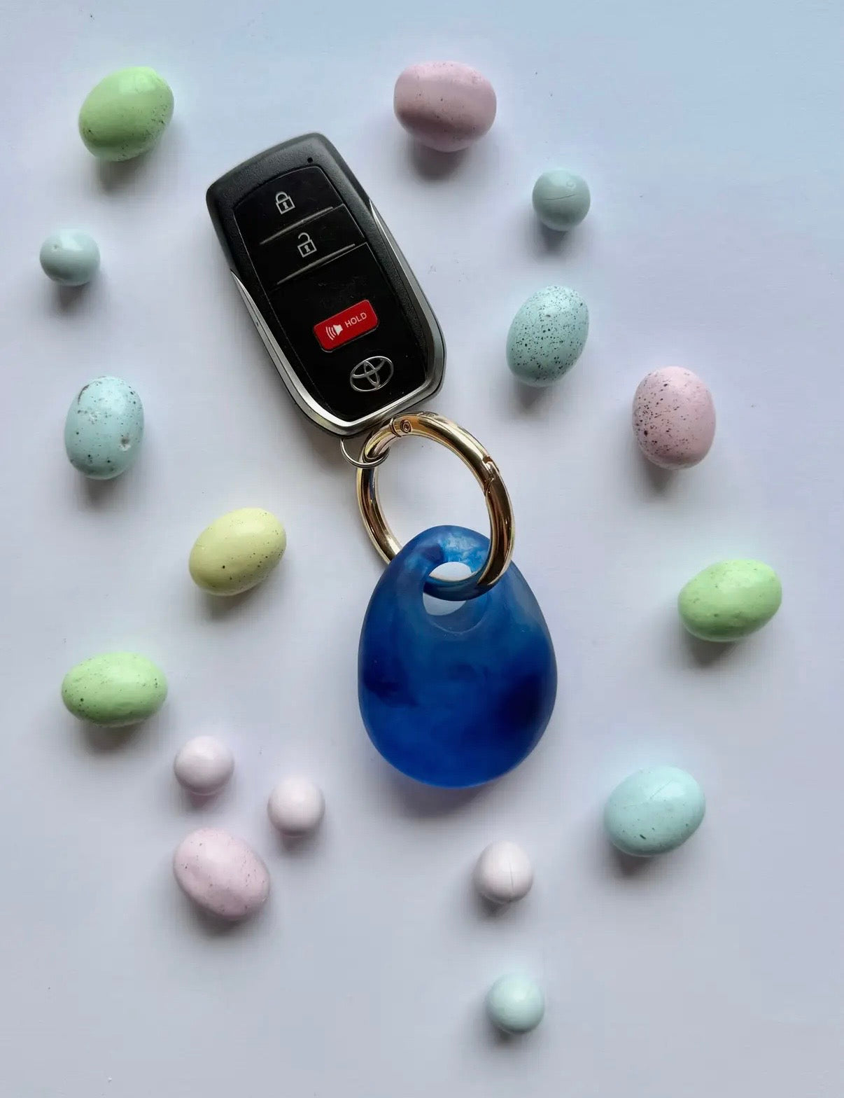 Egg Resin Keyrings: Blue / Gold